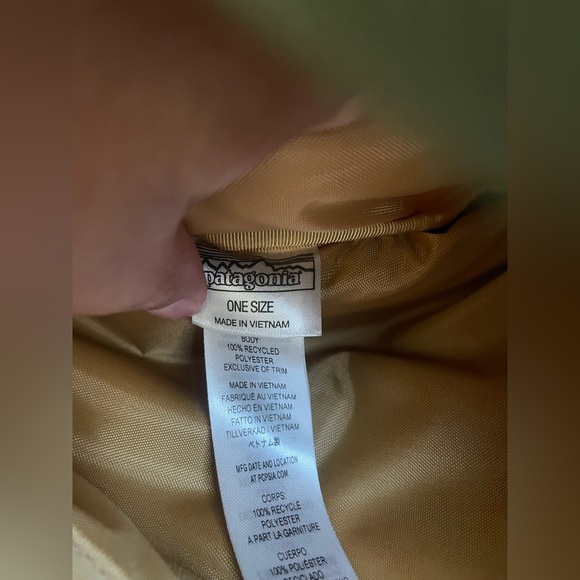 Patagonia Sage Green Men's Backpack - Picture 9 of 10